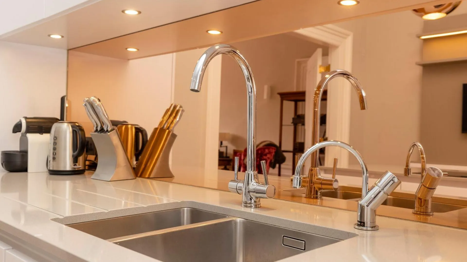 Joivy Ultra Luxe Home Near Princes Street Edinburgh Storbritannien