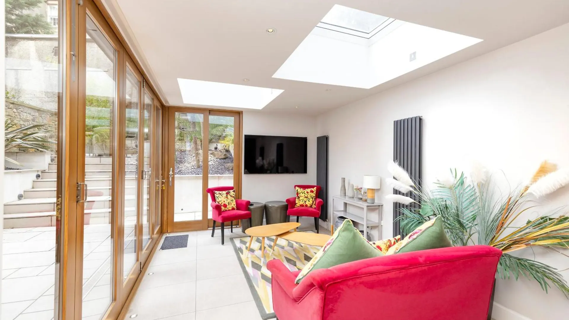 Joivy Ultra Luxe Home Near Princes Street Edinburgh