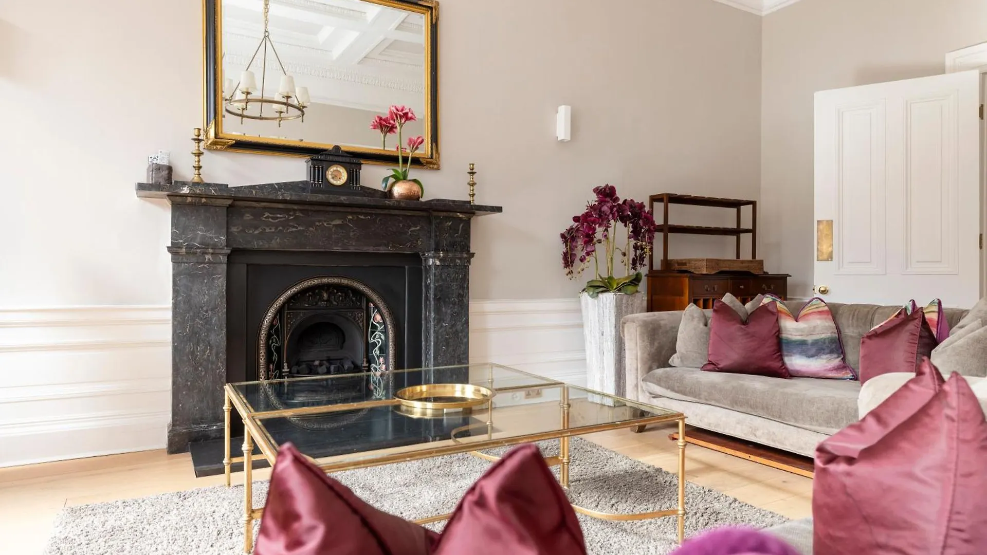 Joivy Ultra Luxe Home Near Princes Street Edinburgh Lejlighed